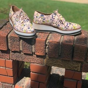 Abound Floral Oxford